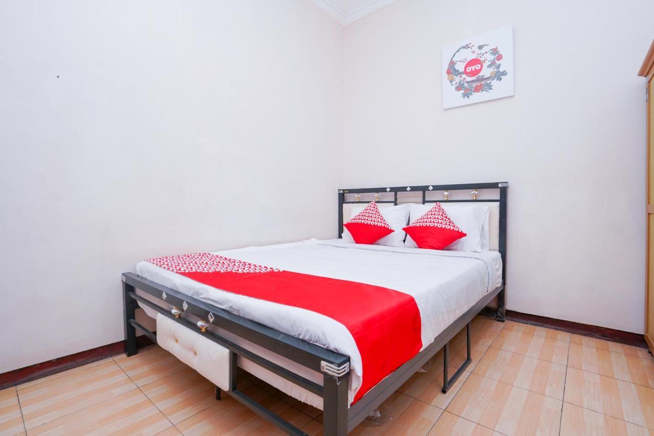 Collection O 1112 Comfitel Siwalankerto Aa4 호텔 수라바야 외부 사진