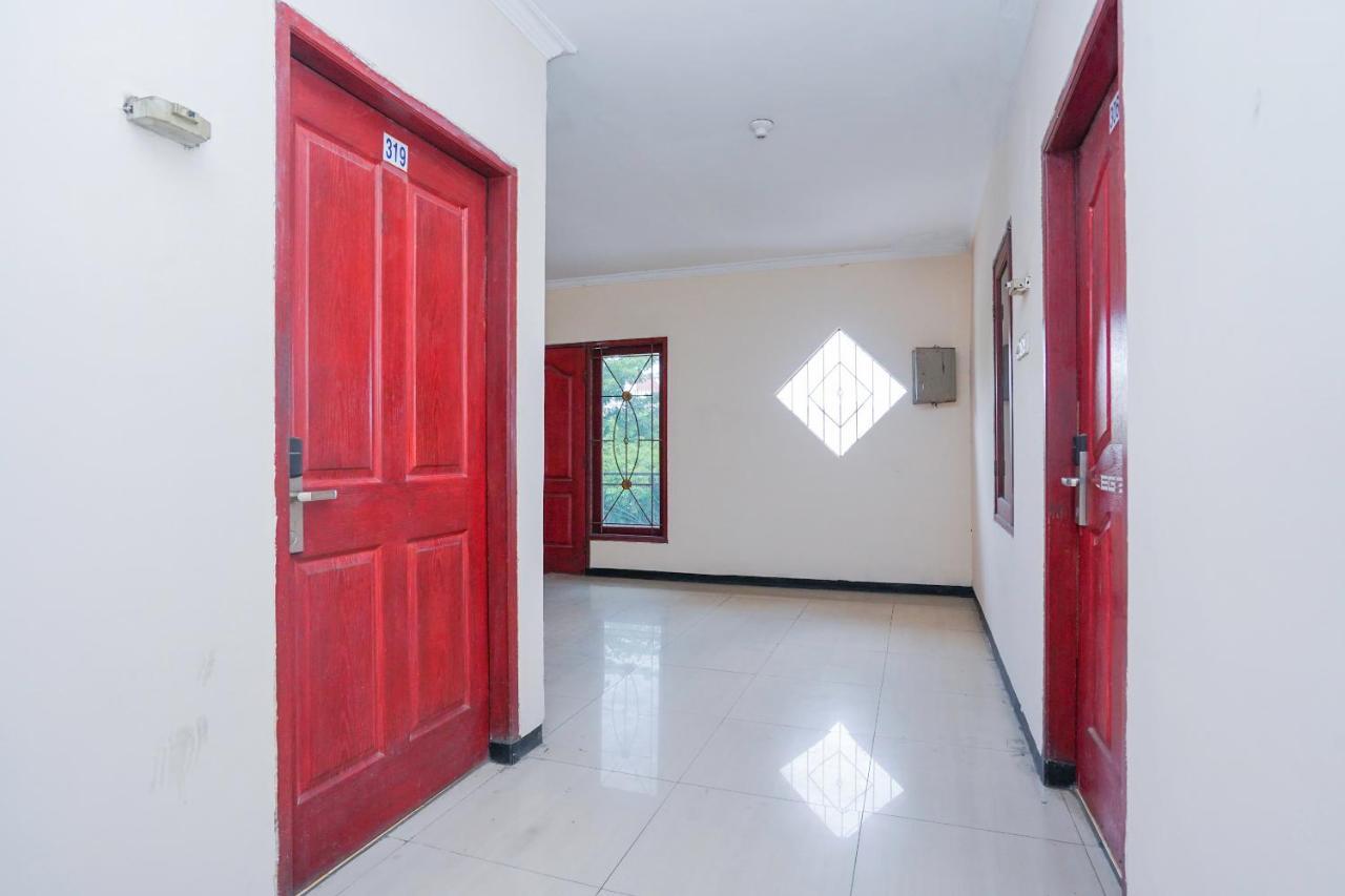 Collection O 1112 Comfitel Siwalankerto Aa4 호텔 수라바야 외부 사진